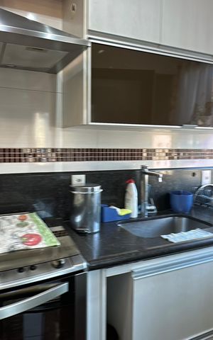 Apartamento à venda com 240m², 3 quartos e 3 vagas Apartamento à venda com 240m², 3 quartos e 3 vagasCozinha
