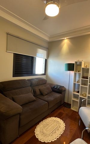 Apartamento à venda com 240m², 3 quartos e 3 vagas Apartamento à venda com 240m², 3 quartos e 3 vagasQuarto 1