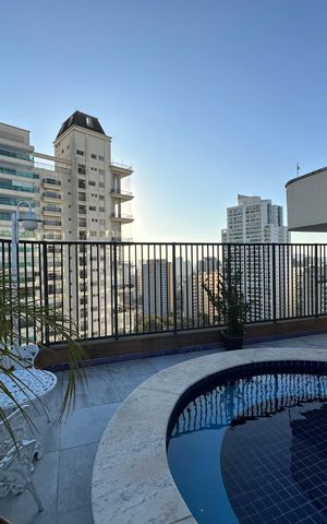 Apartamento à venda com 240m², 3 quartos e 3 vagas Apartamento à venda com 240m², 3 quartos e 3 vagasPiscina
