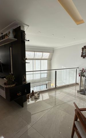 Apartamento à venda com 240m², 3 quartos e 3 vagas Apartamento à venda com 240m², 3 quartos e 3 vagasSala de TV