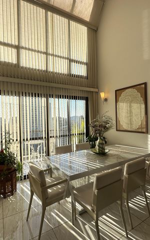 Apartamento à venda com 240m², 3 quartos e 3 vagas Apartamento à venda com 240m², 3 quartos e 3 vagasSala