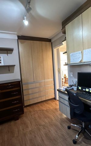 Apartamento à venda com 240m², 3 quartos e 3 vagas Apartamento à venda com 240m², 3 quartos e 3 vagasEscritório