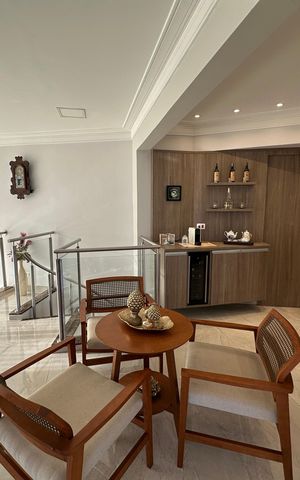 Apartamento à venda com 240m², 3 quartos e 3 vagas Apartamento à venda com 240m², 3 quartos e 3 vagasSala de TV