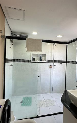 Apartamento à venda com 240m², 3 quartos e 3 vagas Apartamento à venda com 240m², 3 quartos e 3 vagasBanheiro da Suíte