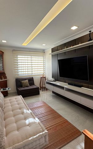 Apartamento à venda com 240m², 3 quartos e 3 vagas Apartamento à venda com 240m², 3 quartos e 3 vagasSala de TV
