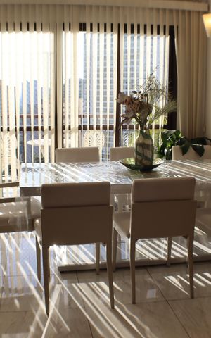 Apartamento à venda com 240m², 3 quartos e 3 vagas Apartamento à venda com 240m², 3 quartos e 3 vagasSala
