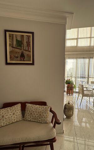 Apartamento à venda com 240m², 3 quartos e 3 vagas Apartamento à venda com 240m², 3 quartos e 3 vagasSala