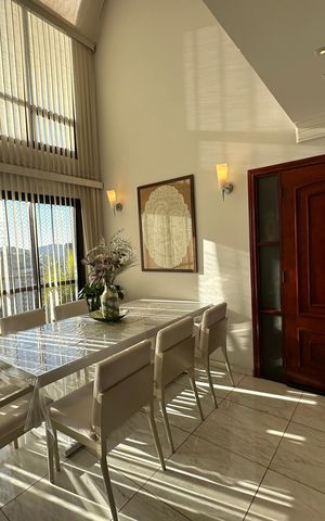 Apartamento à venda com 240m², 3 quartos e 3 vagas Apartamento à venda com 240m², 3 quartos e 3 vagasSala