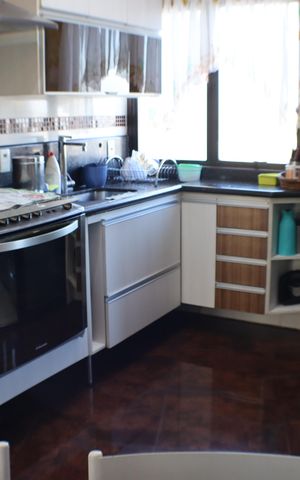 Apartamento à venda com 240m², 3 quartos e 3 vagas Apartamento à venda com 240m², 3 quartos e 3 vagasCozinha