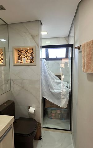 Apartamento à venda com 240m², 3 quartos e 3 vagas Apartamento à venda com 240m², 3 quartos e 3 vagasBanheiro Social 2