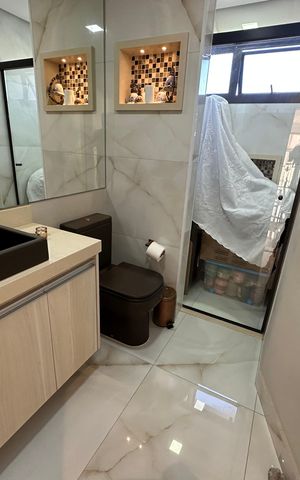 Apartamento à venda com 240m², 3 quartos e 3 vagas Apartamento à venda com 240m², 3 quartos e 3 vagasBanheiro Social 2