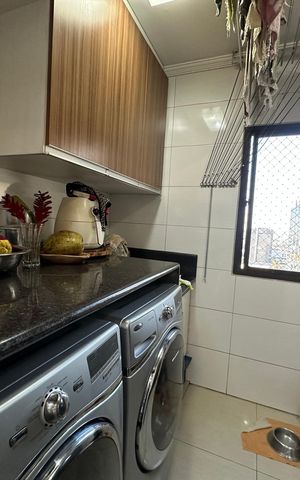 Apartamento à venda com 240m², 3 quartos e 3 vagas Apartamento à venda com 240m², 3 quartos e 3 vagasÁrea de Serviço