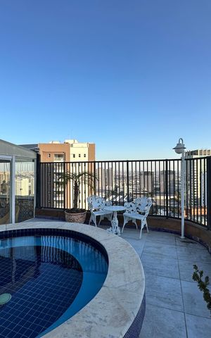 Apartamento à venda com 240m², 3 quartos e 3 vagas Apartamento à venda com 240m², 3 quartos e 3 vagasPiscina