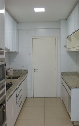 Apartamento para alugar com 160m², 3 quartos e 2 vagasCozinha