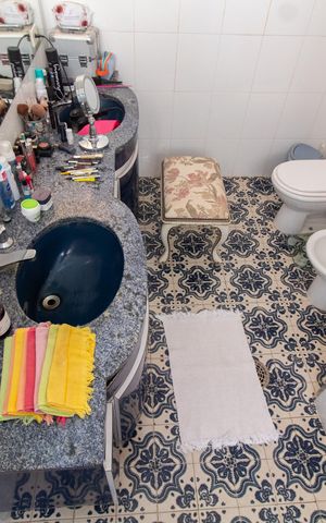 Apartamento à venda com 571m², 4 quartos e 2 vagas Apartamento à venda com 571m², 4 quartos e 2 vagasBanheiro da Suíte 2