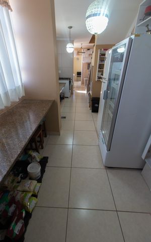 Apartamento à venda com 571m², 4 quartos e 2 vagas Apartamento à venda com 571m², 4 quartos e 2 vagasCozinha 1