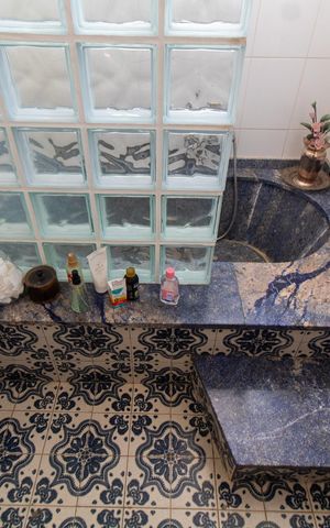 Apartamento à venda com 571m², 4 quartos e 2 vagas Apartamento à venda com 571m², 4 quartos e 2 vagasBanheiro da Suíte 2