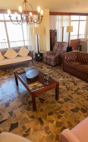 Apartamento à venda com 571m², 4 quartos e 2 vagas Apartamento à venda com 571m², 4 quartos e 2 vagasSala de TV