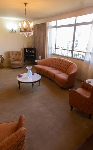 Apartamento à venda com 571m², 4 quartos e 2 vagas Apartamento à venda com 571m², 4 quartos e 2 vagasSala de Estar