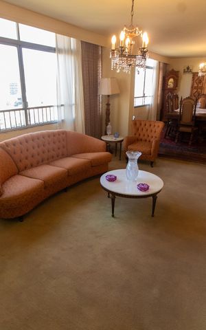 Apartamento à venda com 571m², 4 quartos e 2 vagas Apartamento à venda com 571m², 4 quartos e 2 vagasSala de Estar