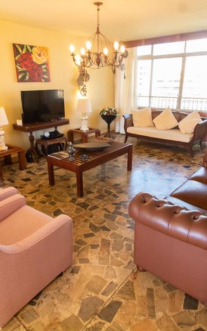 Apartamento à venda com 571m², 4 quartos e 2 vagas Apartamento à venda com 571m², 4 quartos e 2 vagasSala de TV