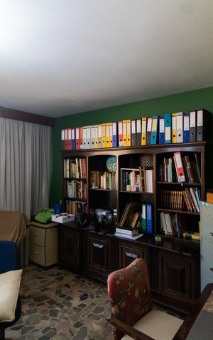 Apartamento à venda com 571m², 4 quartos e 2 vagas Apartamento à venda com 571m², 4 quartos e 2 vagasEscritório
