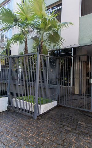 Apartamento à venda com 571m², 4 quartos e 2 vagas Apartamento à venda com 571m², 4 quartos e 2 vagasFachada