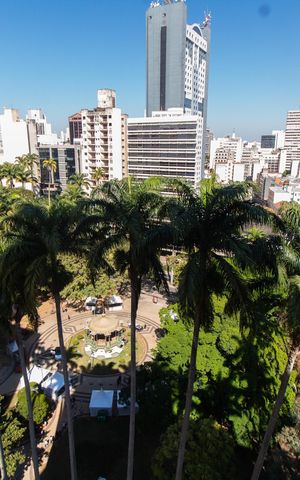 Apartamento à venda com 571m², 4 quartos e 2 vagas Apartamento à venda com 571m², 4 quartos e 2 vagasSala de Estar