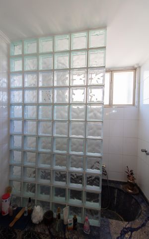 Apartamento à venda com 571m², 4 quartos e 2 vagas Apartamento à venda com 571m², 4 quartos e 2 vagasBanheiro da Suíte 2