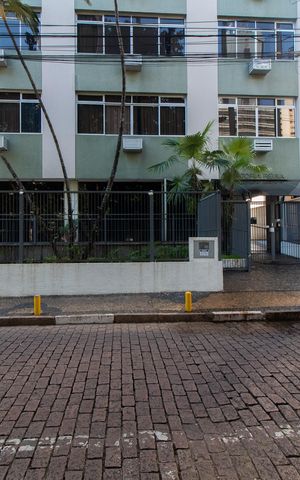 Apartamento à venda com 571m², 4 quartos e 2 vagas Apartamento à venda com 571m², 4 quartos e 2 vagasFachada