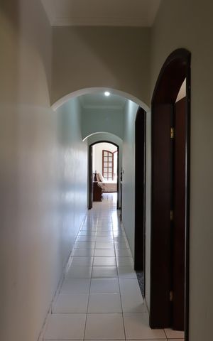 Casa à venda com 240m², 3 quartos e 4 vagasCorredor piso superior