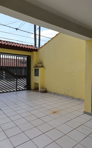 Casa à venda com 240m², 3 quartos e 4 vagasGaragem