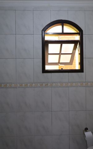 Casa à venda com 240m², 3 quartos e 4 vagasLavabo