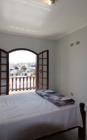 Casa à venda com 240m², 3 quartos e 4 vagasSuíte