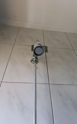 Casa à venda com 240m², 3 quartos e 4 vagasBanheiro da Suíte - Chuveiro
