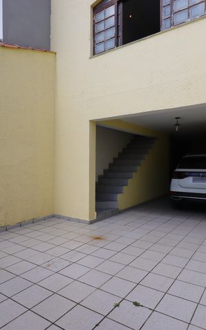 Casa à venda com 240m², 3 quartos e 4 vagasGaragem