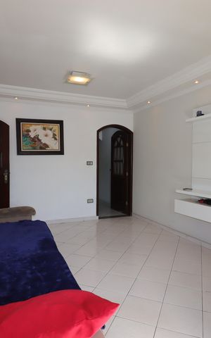 Casa à venda com 240m², 3 quartos e 4 vagasSala