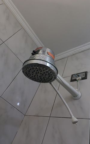 Casa à venda com 240m², 3 quartos e 4 vagasBanheiro Social - Chuveiro