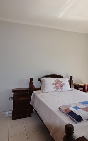 Casa à venda com 240m², 3 quartos e 4 vagasSuíte