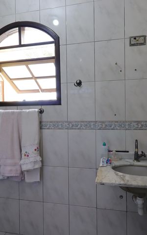 Casa à venda com 240m², 3 quartos e 4 vagasBanheiro Social