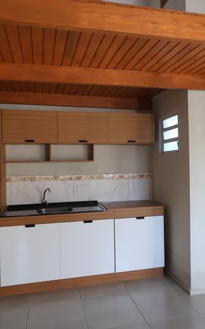 Casa para alugar com 32m², 1 quarto e 1 vagaSala/Cozinha