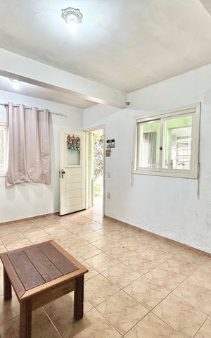 Casa à venda com 100m², 2 quartos e sem vaga Casa à venda com 100m², 2 quartos e sem vagaSala
