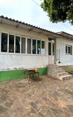 Casa à venda com 100m², 2 quartos e sem vaga Casa à venda com 100m², 2 quartos e sem vagaFachada