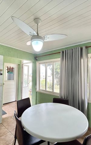 Casa à venda com 100m², 2 quartos e sem vaga Casa à venda com 100m², 2 quartos e sem vagaCozinha