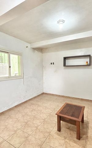Casa à venda com 100m², 2 quartos e sem vaga Casa à venda com 100m², 2 quartos e sem vagaSala