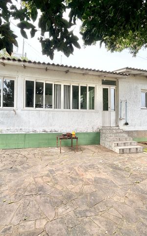 Casa à venda com 100m², 2 quartos e sem vaga Casa à venda com 100m², 2 quartos e sem vagaFachada