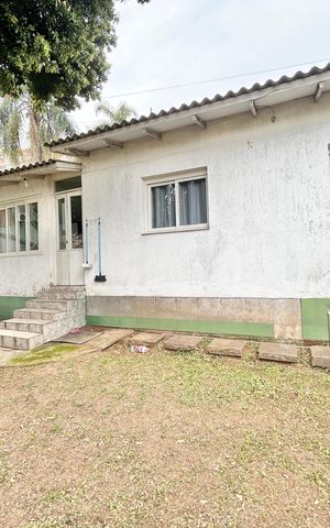 Casa à venda com 100m², 2 quartos e sem vaga Casa à venda com 100m², 2 quartos e sem vagaFachada