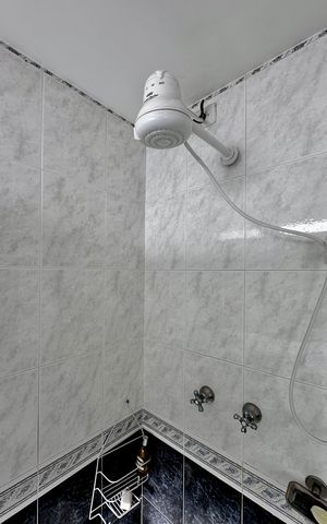 Apartamento para alugar com 210m², 3 quartos e 4 vagas Apartamento para alugar com 210m², 3 quartos e 4 vagasBanheiro da Suíte 1