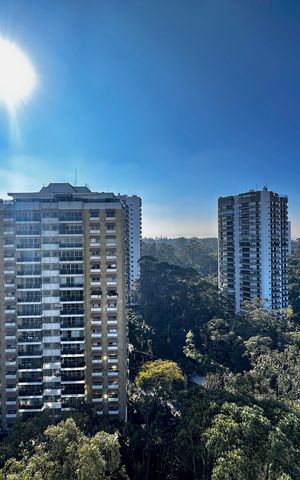Apartamento para alugar com 210m², 3 quartos e 4 vagas Apartamento para alugar com 210m², 3 quartos e 4 vagasVista da Sacada