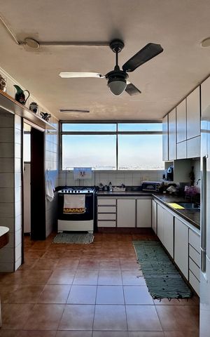 Apartamento para alugar com 210m², 3 quartos e 4 vagas Apartamento para alugar com 210m², 3 quartos e 4 vagasCozinha